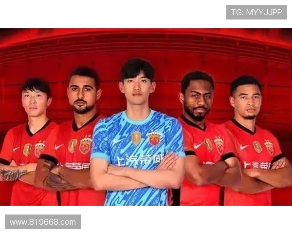 上海海港鏖战武汉三镇强强对决上演巅峰之夜激情燃动绿茵赛场 上海海港鏖战武汉三镇强强对决上演巅峰之夜激情燃动绿茵赛场