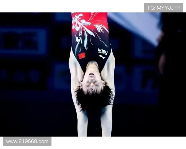 从高空跃入碧波深处探寻跳水运动的力量与美学之融合